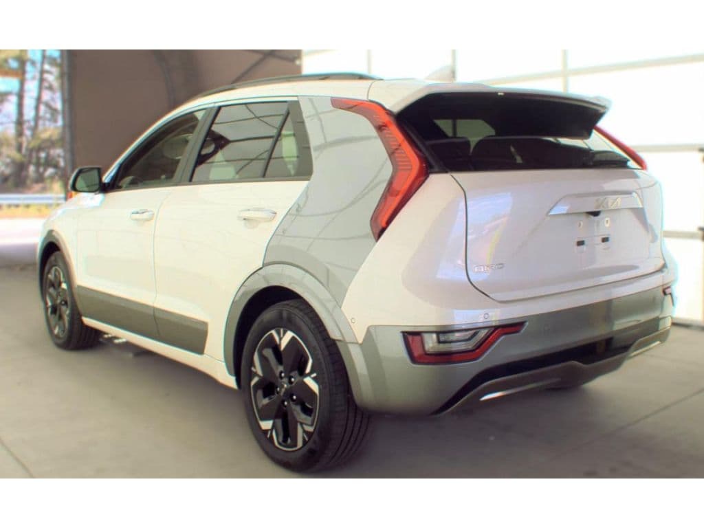 2024 Kia Niro EV view 4