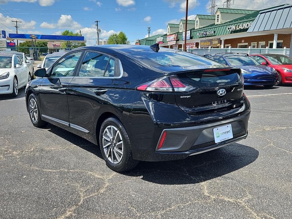 2021 Hyundai IONIQ Electric view 2