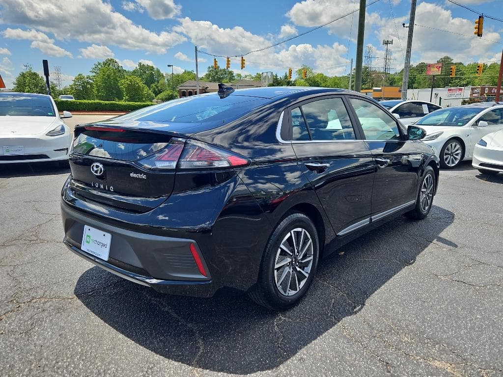 2021 Hyundai IONIQ Electric view 3