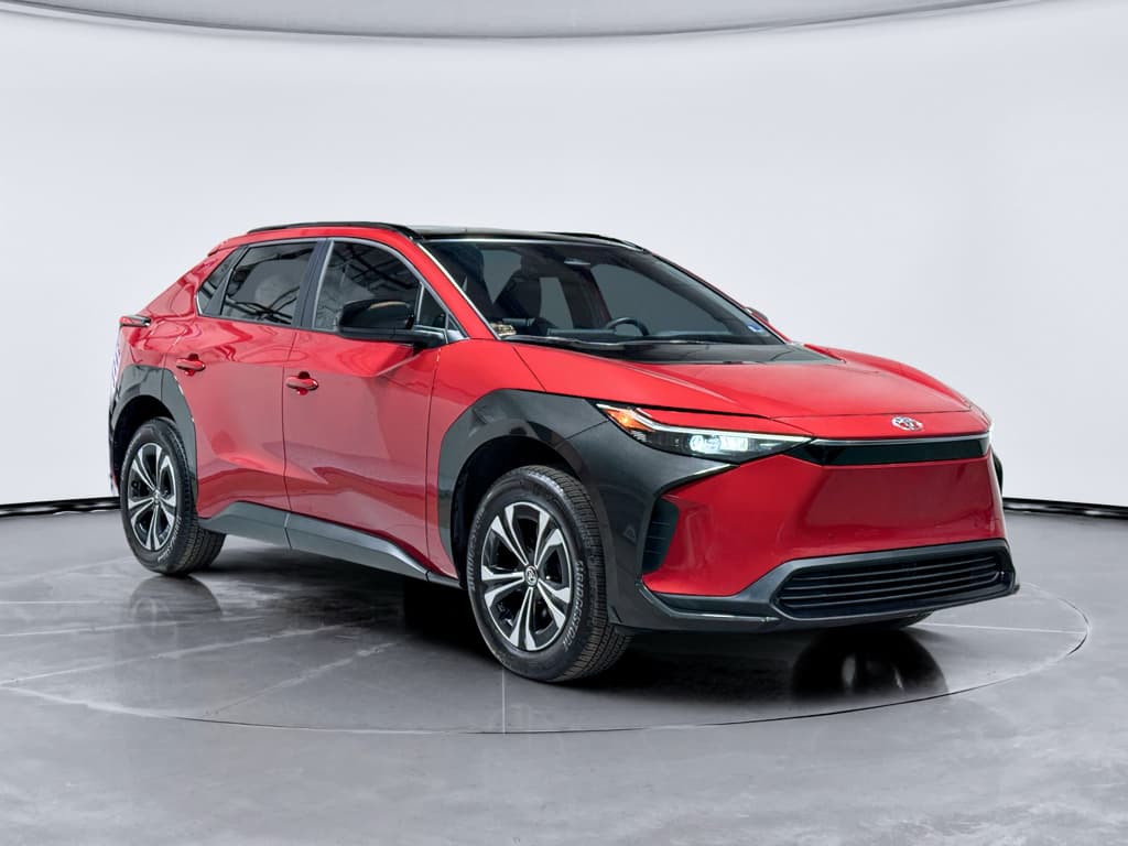 2024 Toyota bZ4X view 4