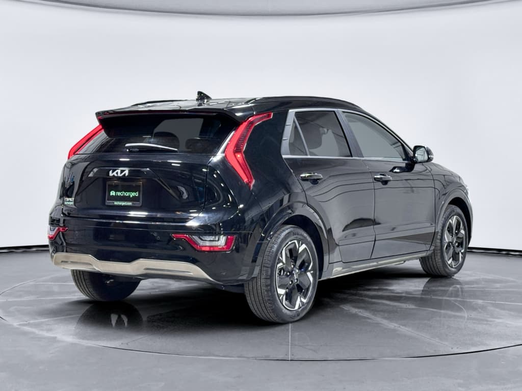 2024 Kia Niro EV view 3