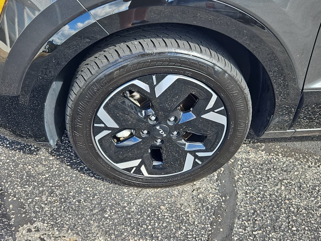 2024 Kia Niro EV view 28