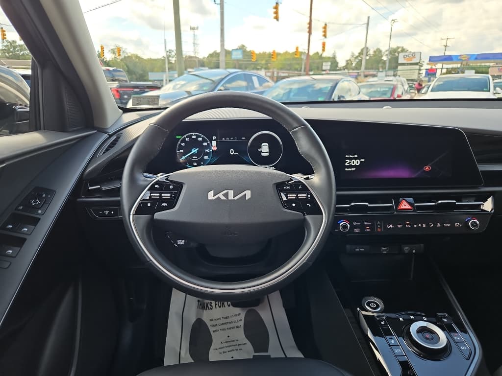 2024 Kia Niro EV view 8