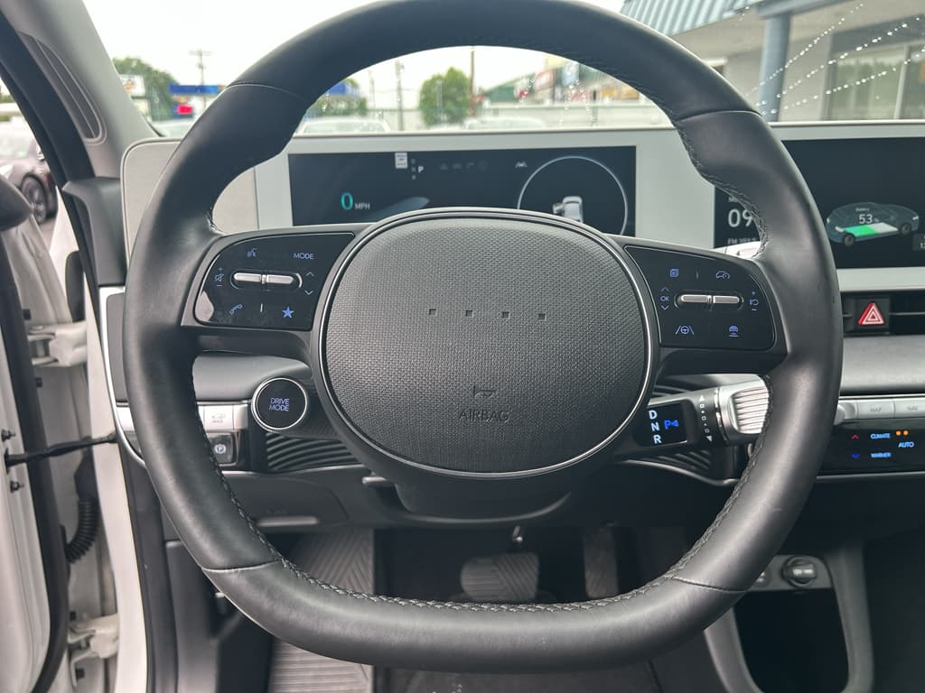 2022 Hyundai IONIQ 5 view 8