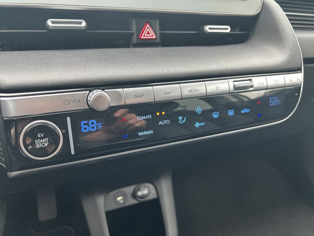 2022 Hyundai IONIQ 5 view 14