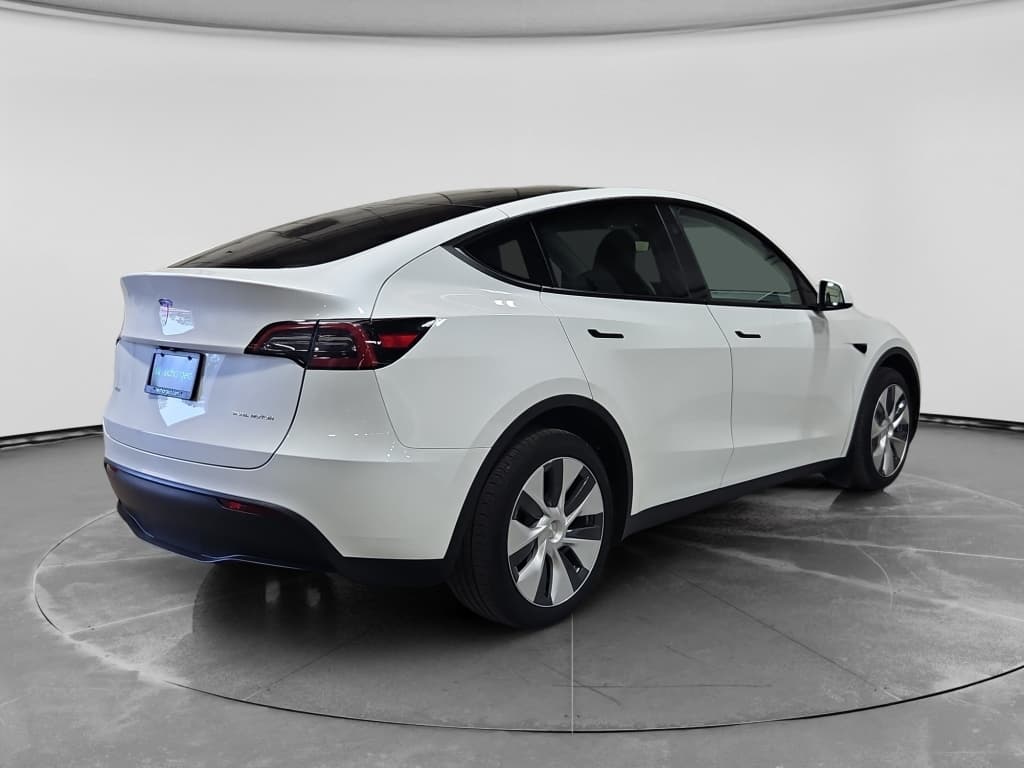 2024 Tesla Model Y view 3