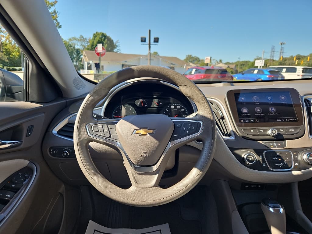 2020 Chevrolet Malibu view 6
