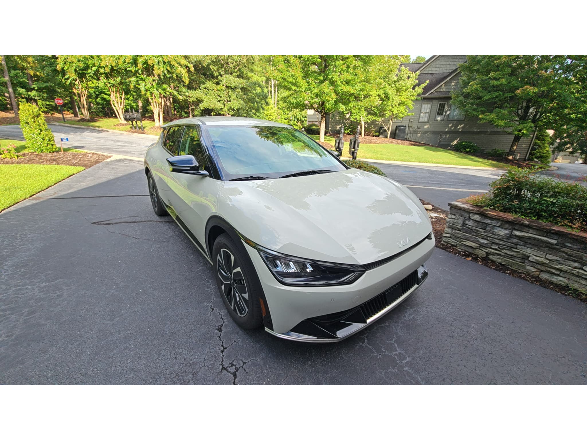2022 Kia EV6 view 6