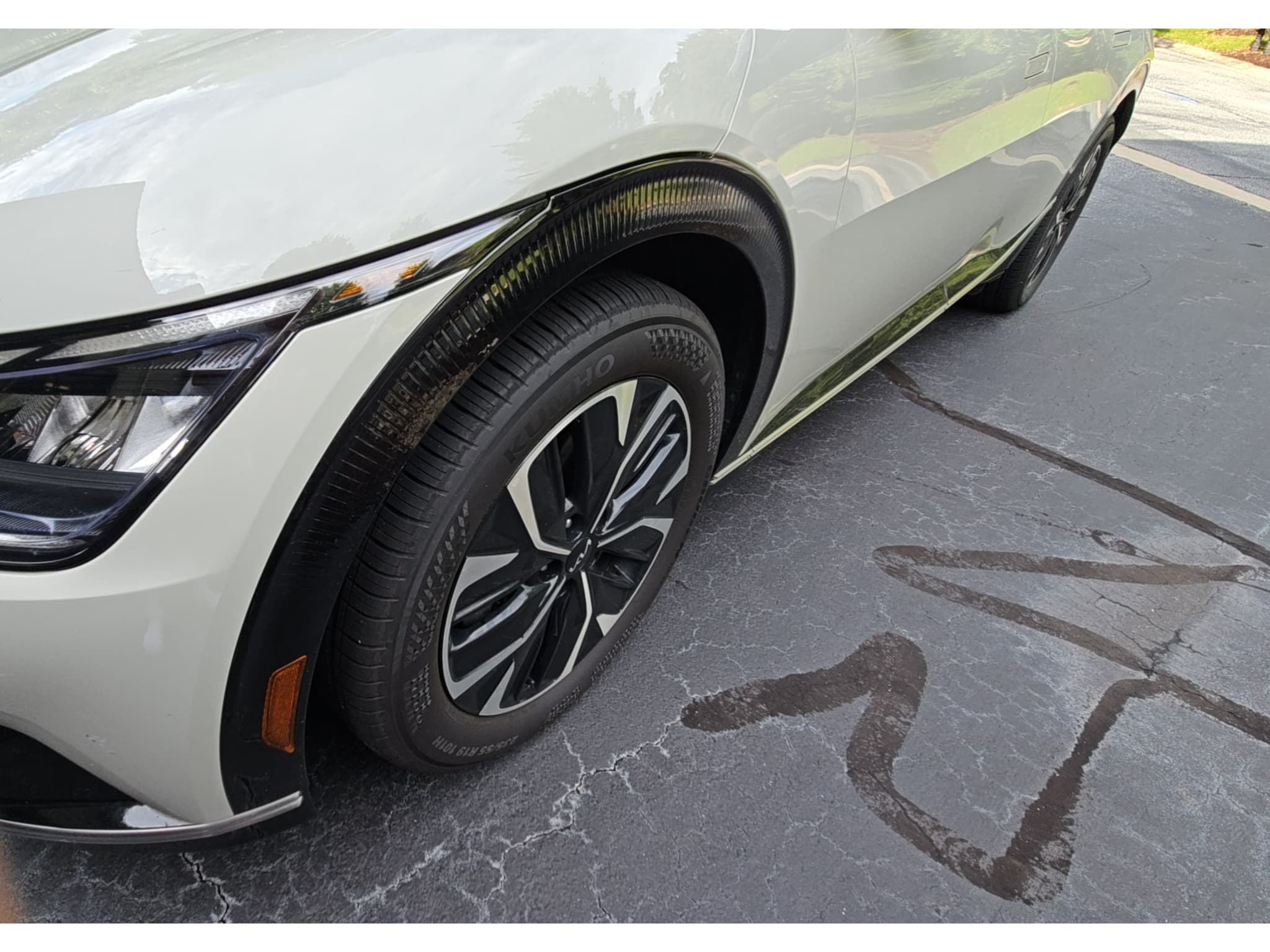 2022 Kia EV6 view 11