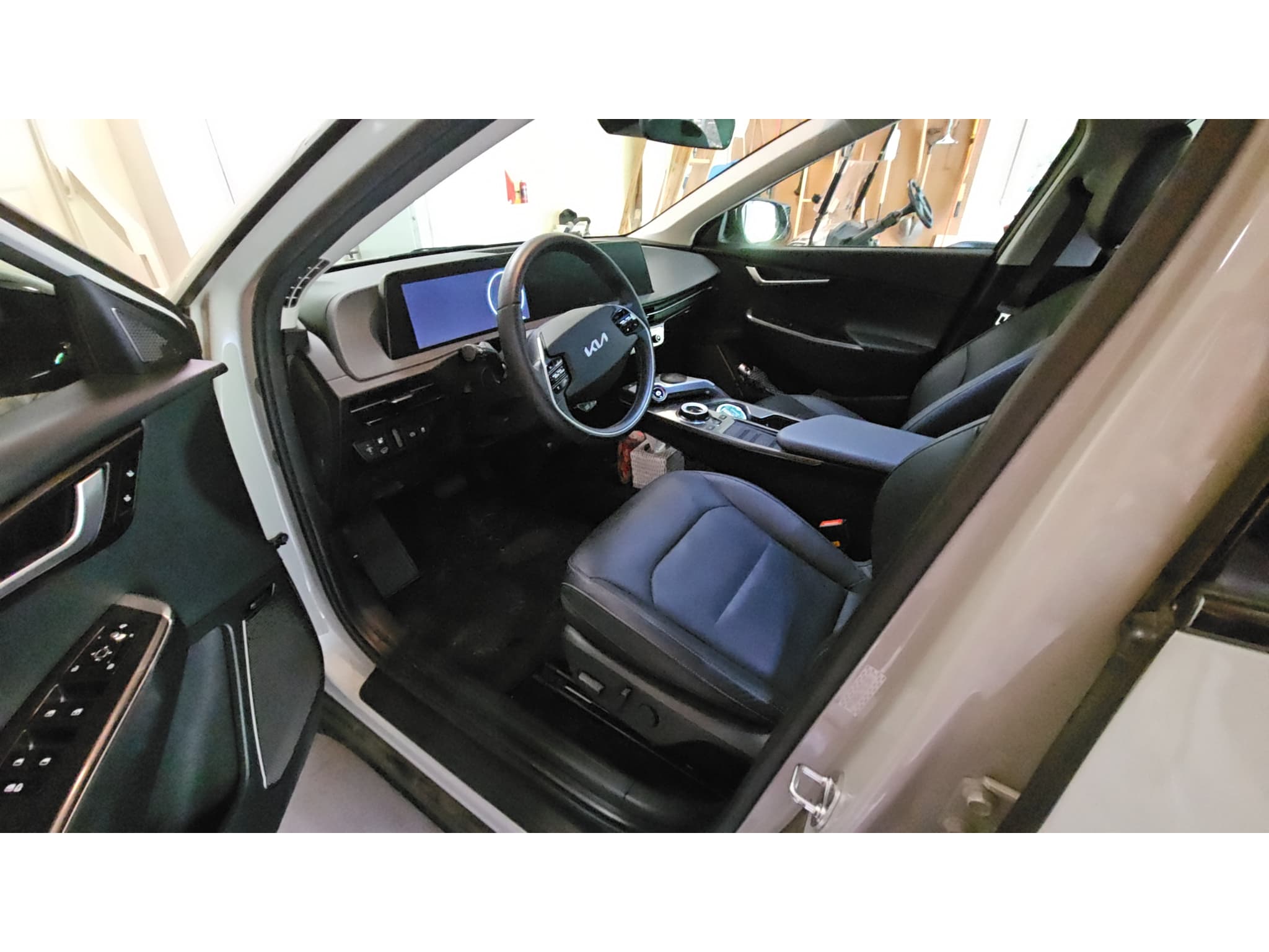 2022 Kia EV6 view 9