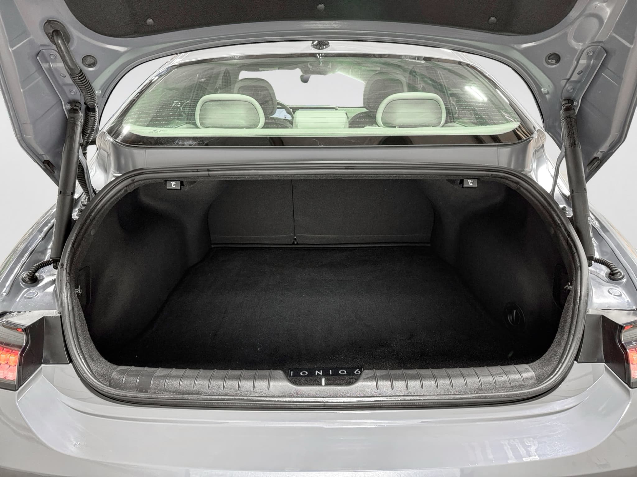 2025 Hyundai IONIQ 6 view 27