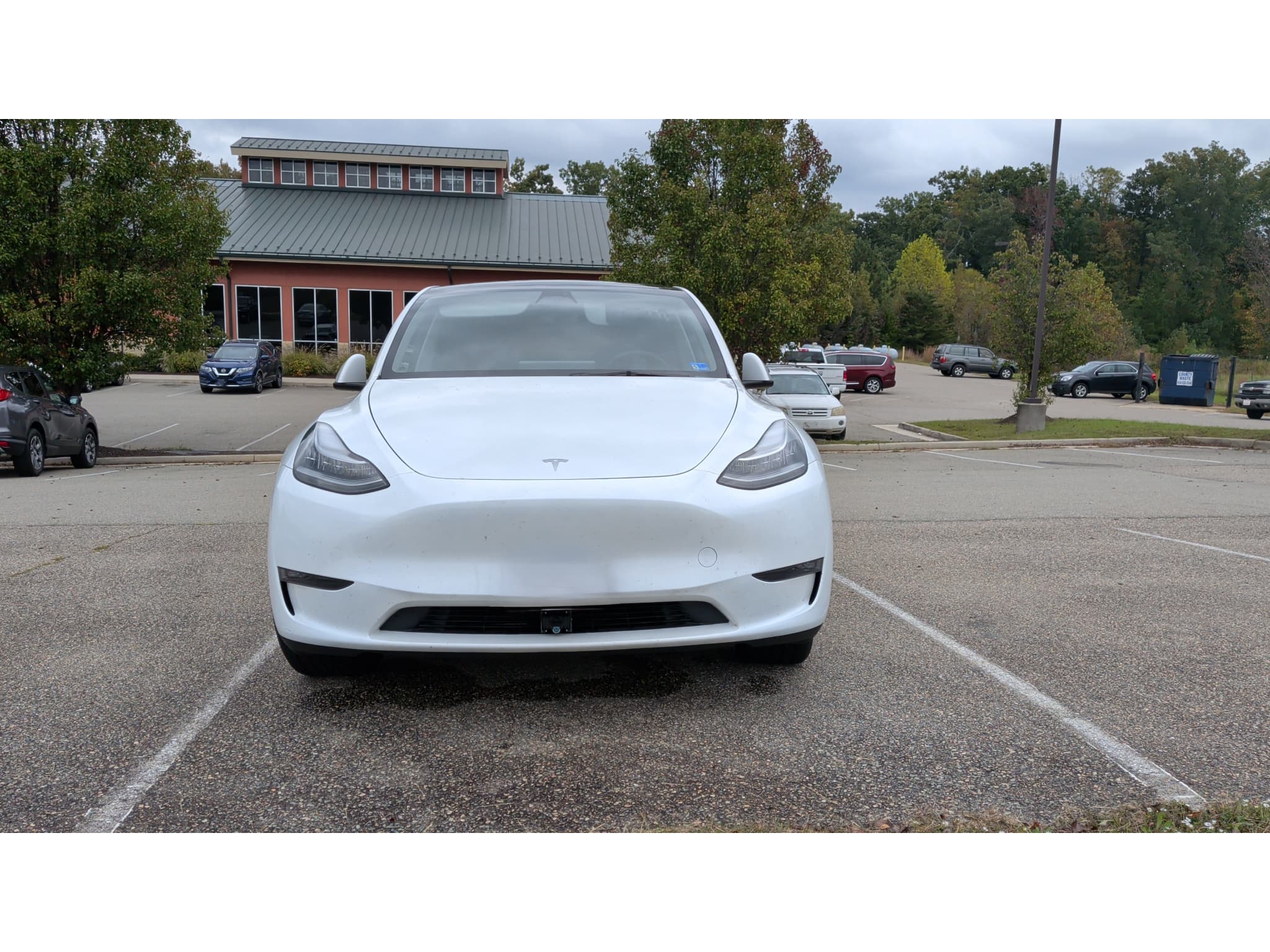 2023 Tesla Model Y view 4