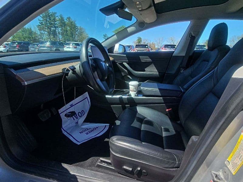 2018 Tesla Model 3 view 5