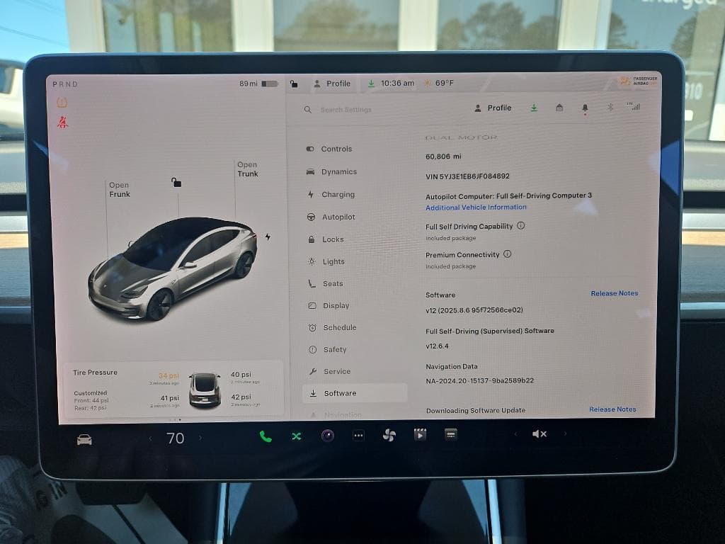 2018 Tesla Model 3 view 9