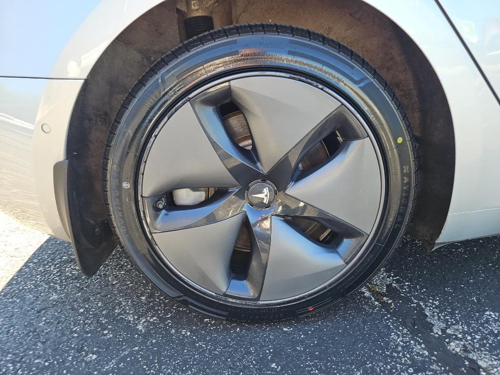 2018 Tesla Model 3 view 27