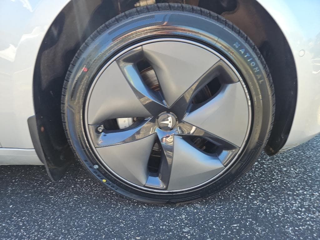 2018 Tesla Model 3 view 29
