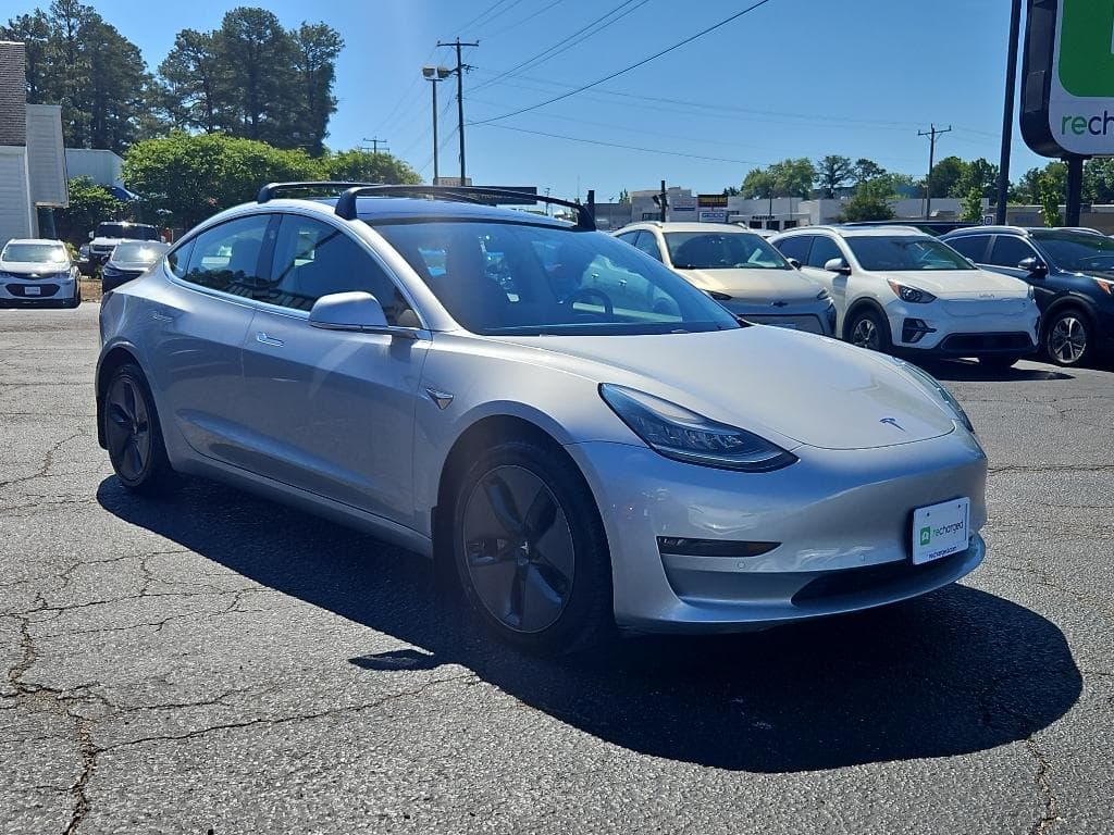 2018 Tesla Model 3 view 4