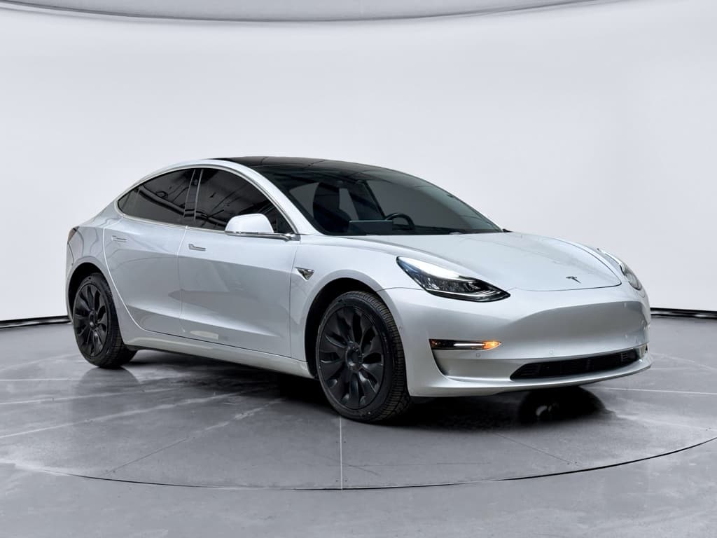 2018 Tesla Model 3 view 4