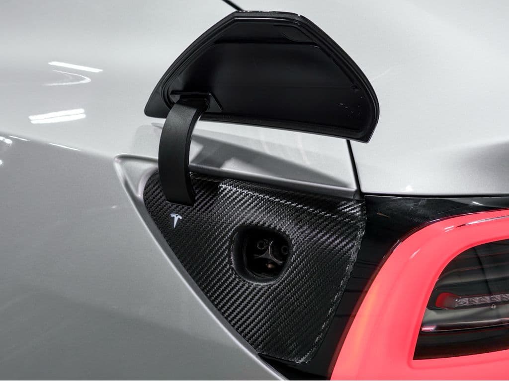 2018 Tesla Model 3 view 5