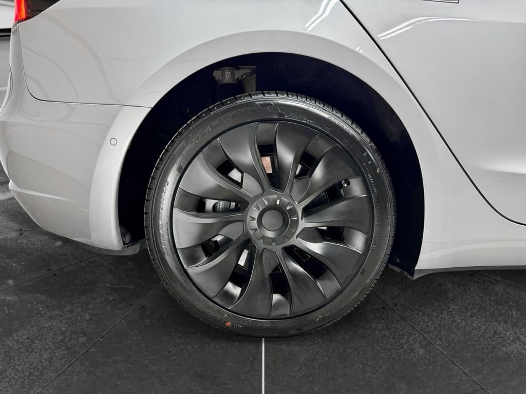 2018 Tesla Model 3 view 34