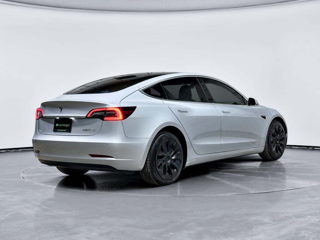 2018 Tesla Model 3 view 3