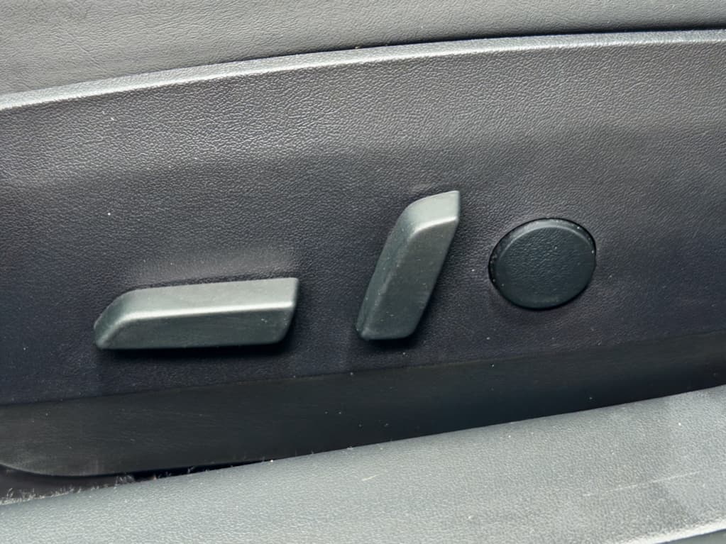 2018 Tesla Model 3 view 6