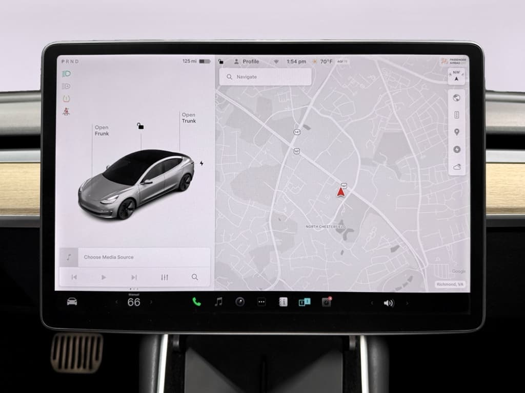 2018 Tesla Model 3 view 8