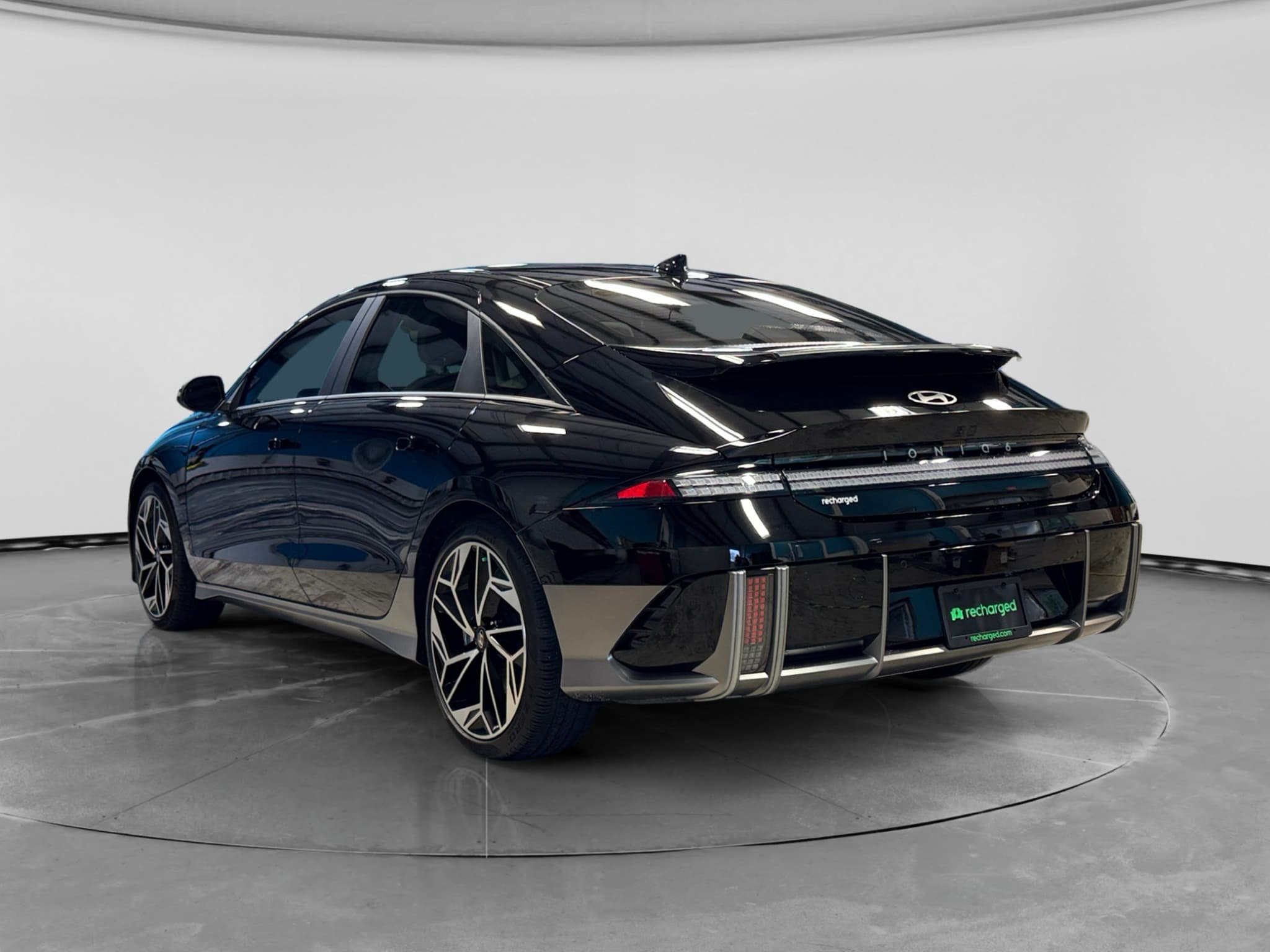 2025 Hyundai IONIQ 6 view 2