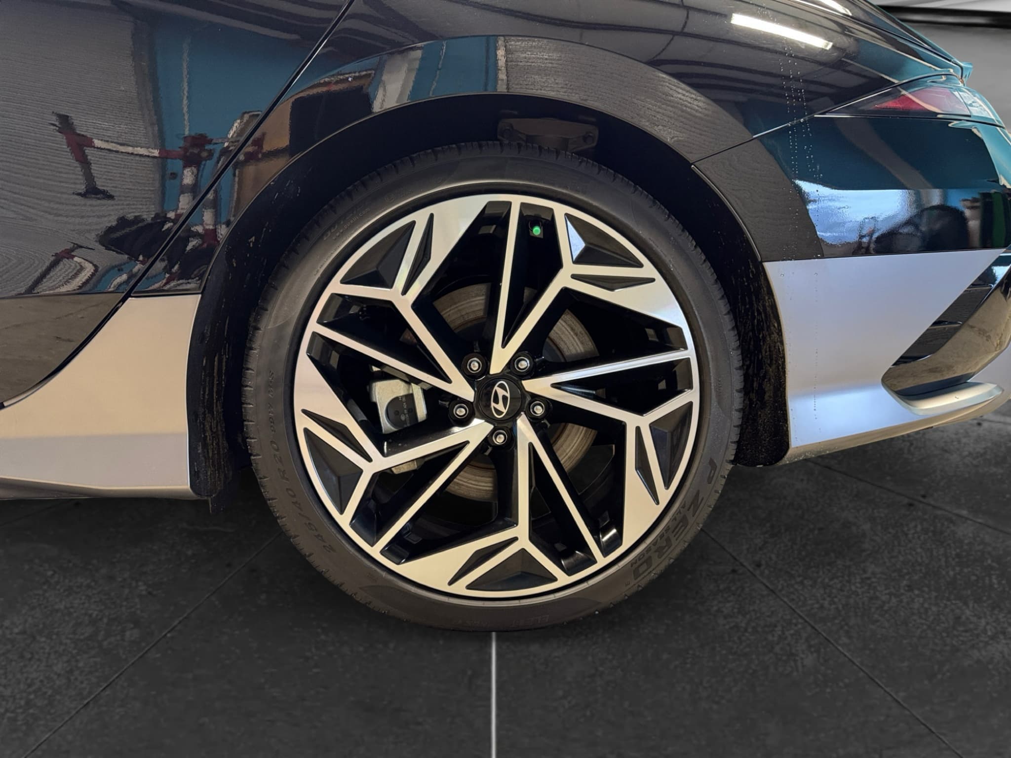 2025 Hyundai IONIQ 6 view 31