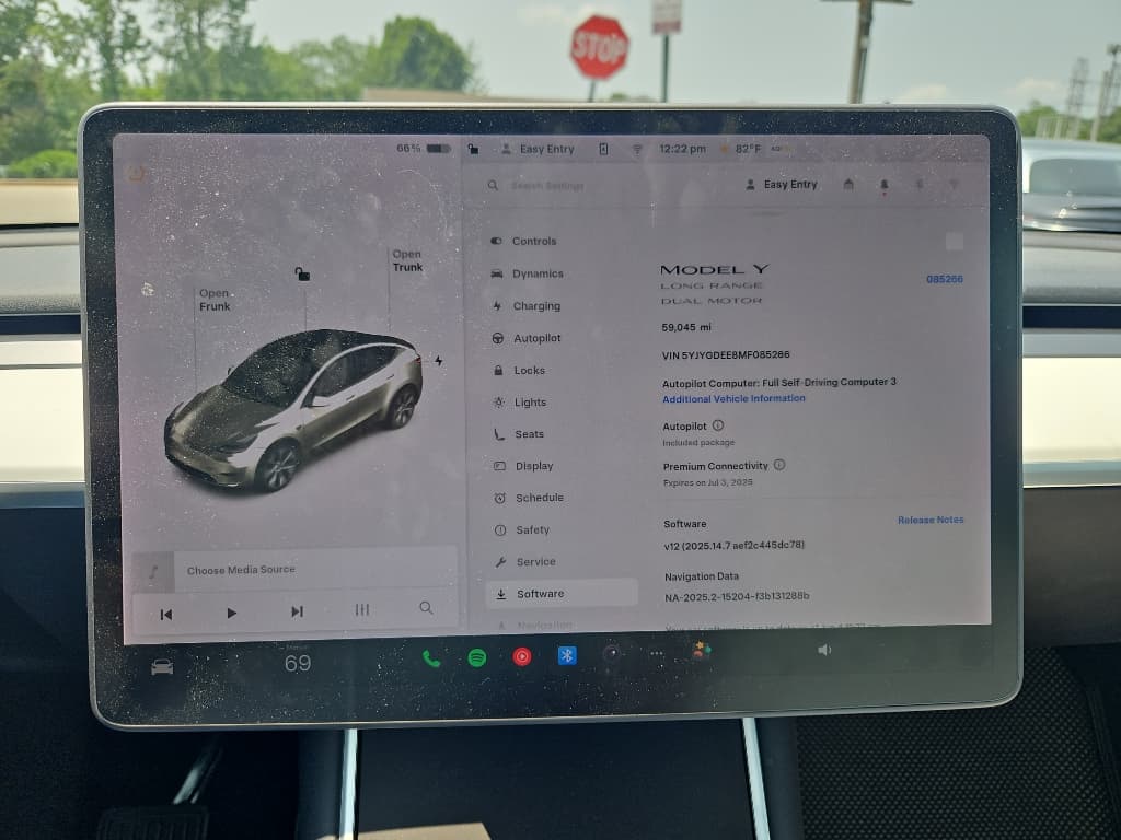 2021 Tesla Model Y view 8