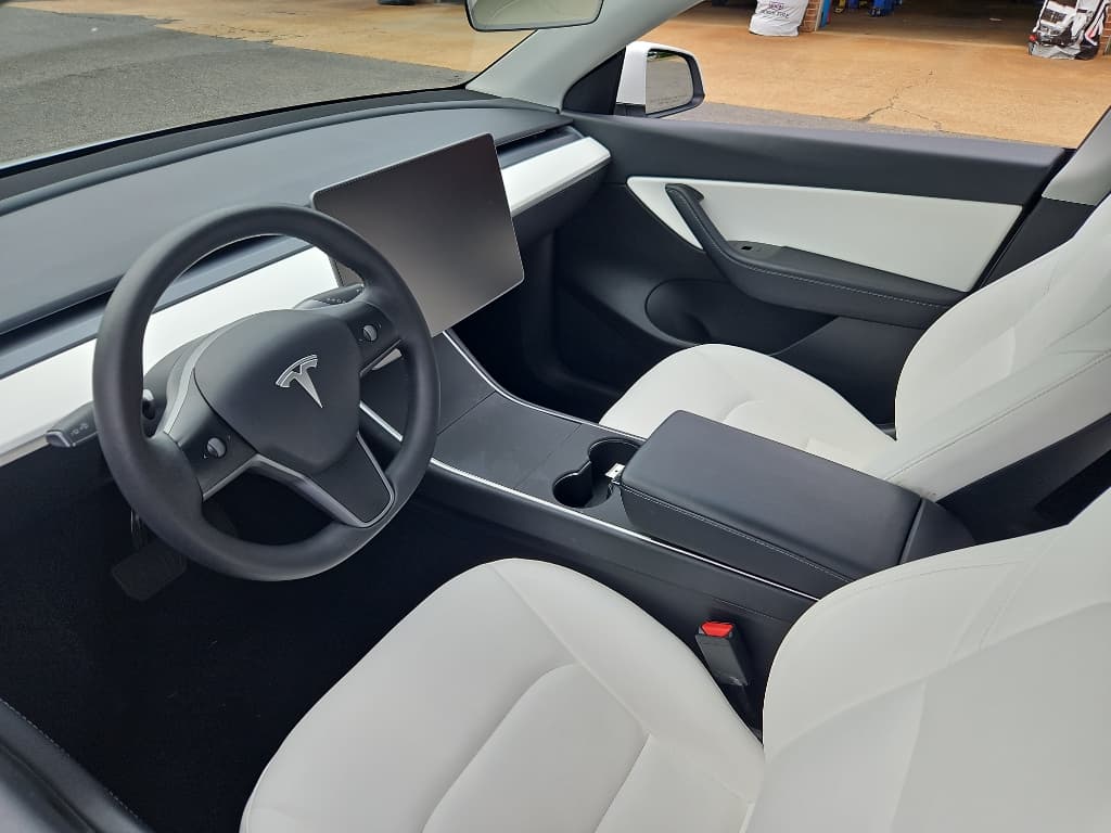 2021 Tesla Model Y view 14