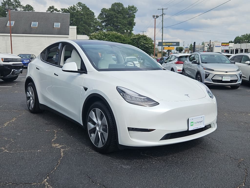 2021 Tesla Model Y view 4