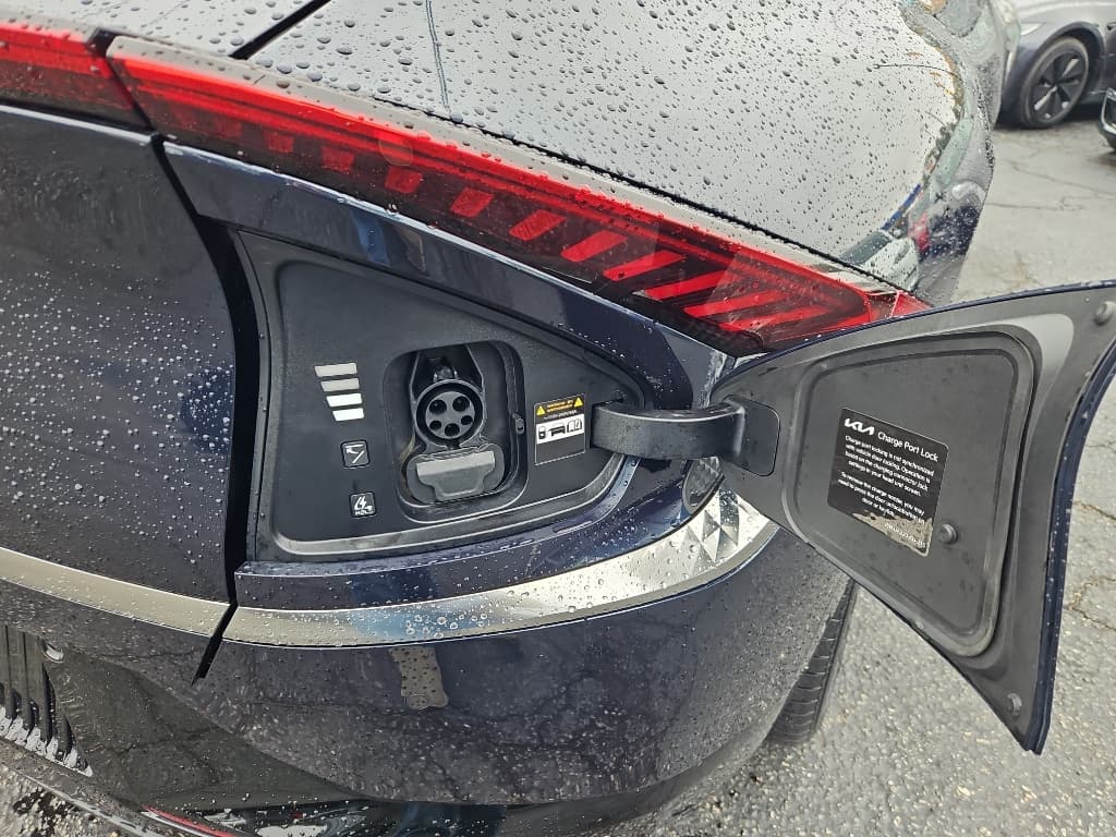 2022 Kia EV6 view 5