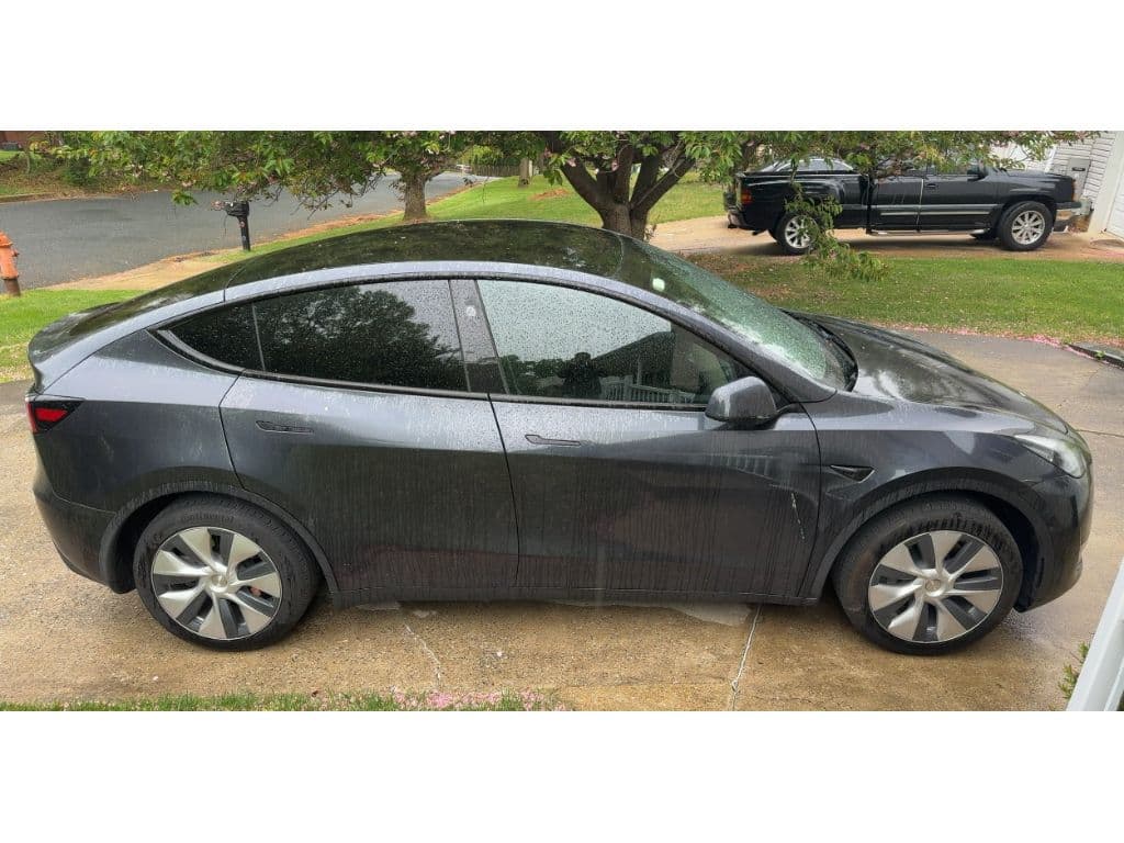 2024 Tesla Model Y view 3