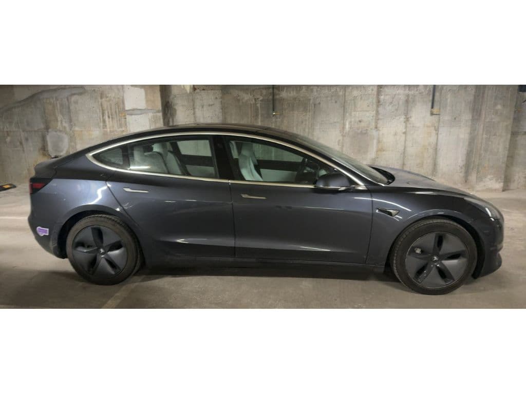 2018 Tesla Model 3 view 3