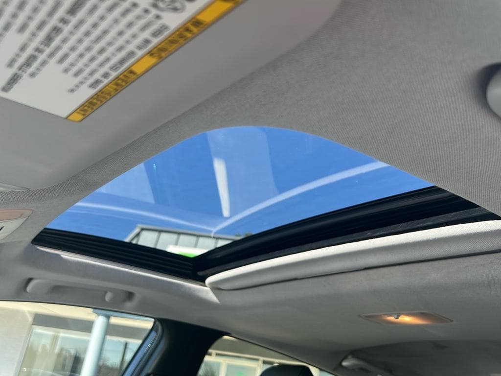 2019 Toyota Prius view 15