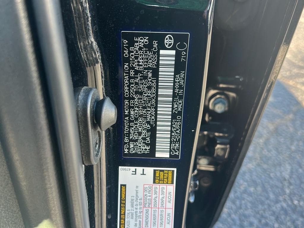 2019 Toyota Prius view 18