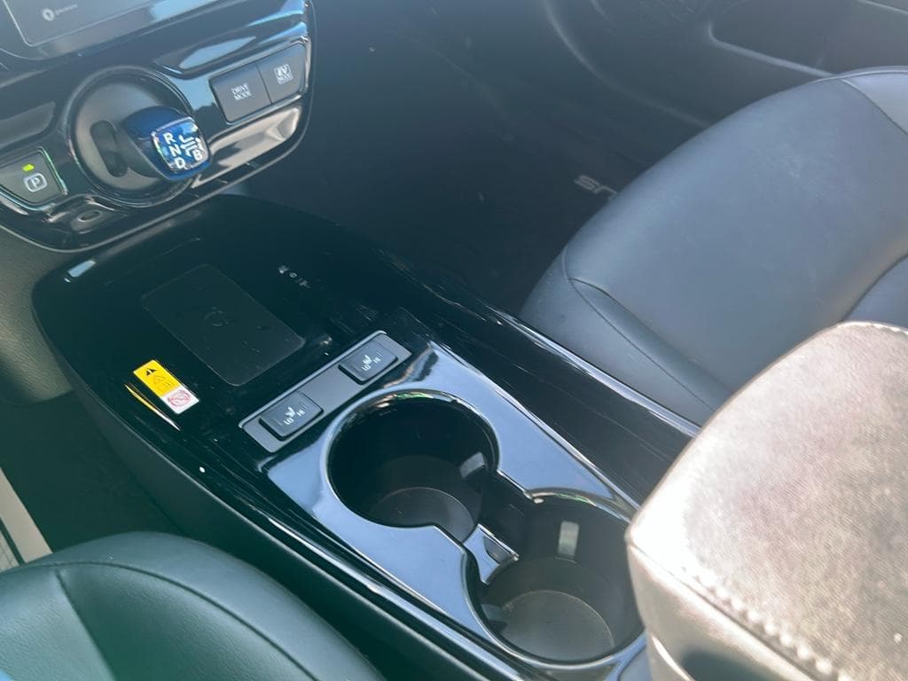 2019 Toyota Prius view 12