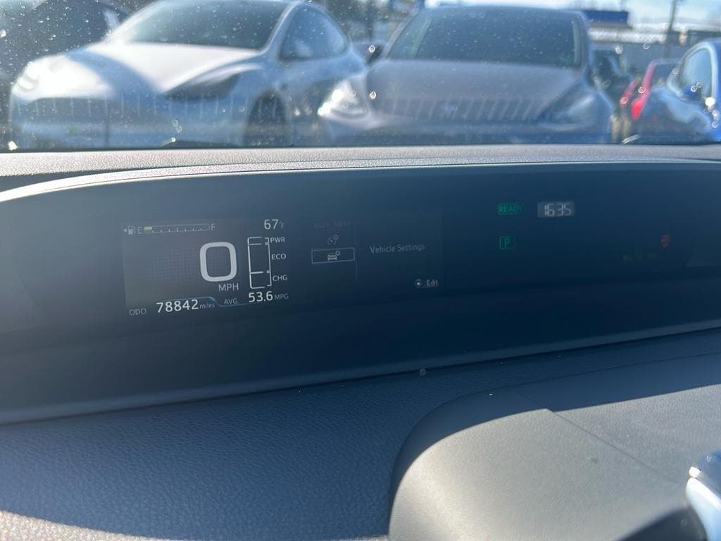 2019 Toyota Prius view 6