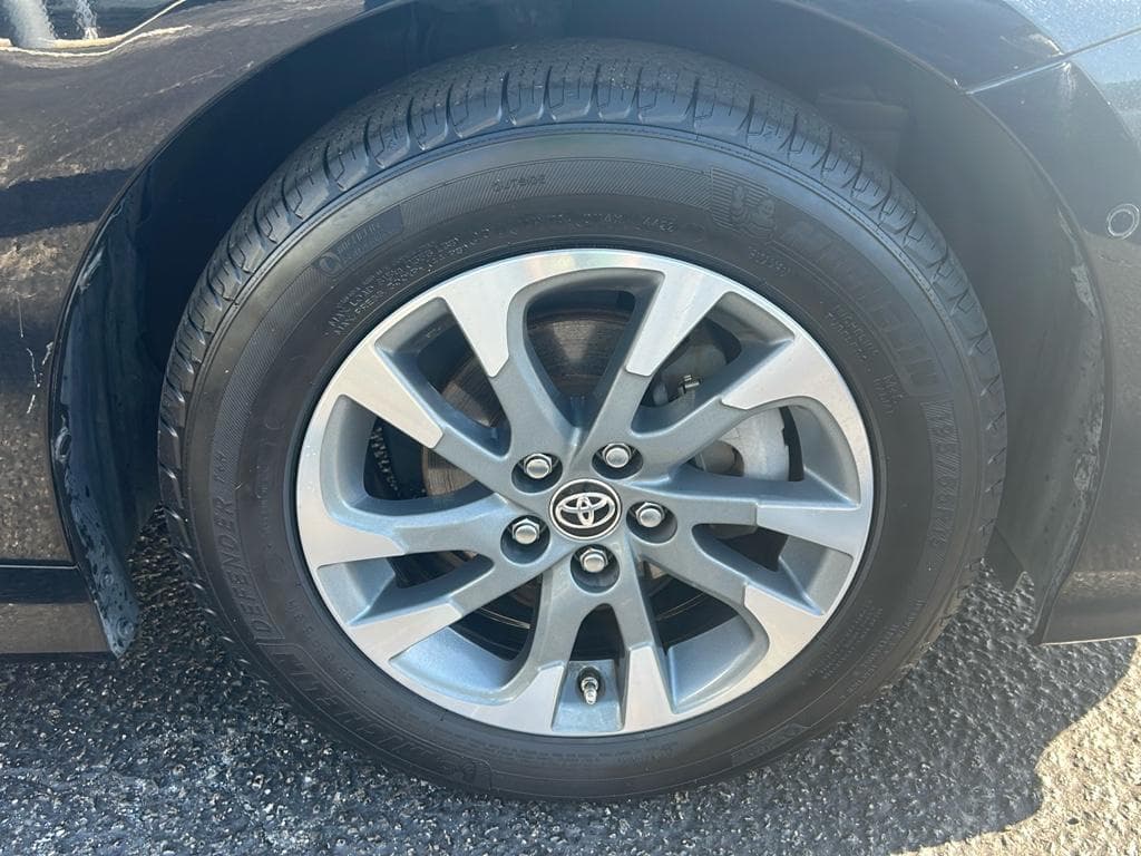 2019 Toyota Prius view 22