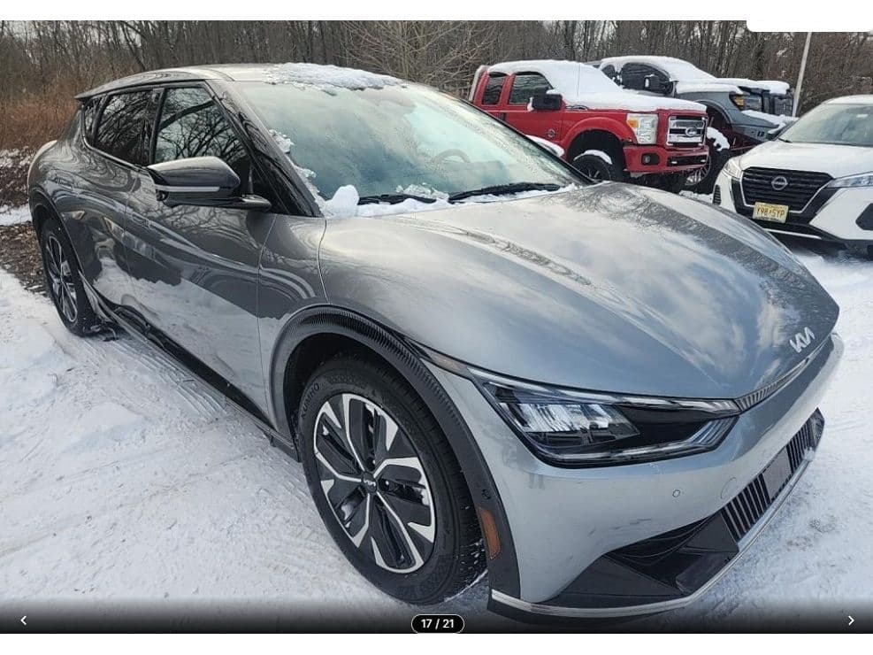 2022 Kia EV6 view 4