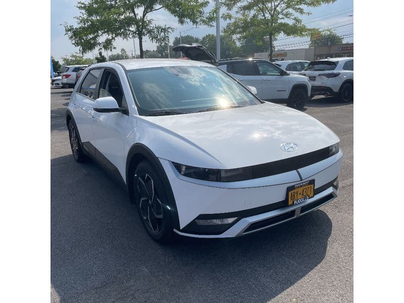 2022 Hyundai IONIQ 5 view 4