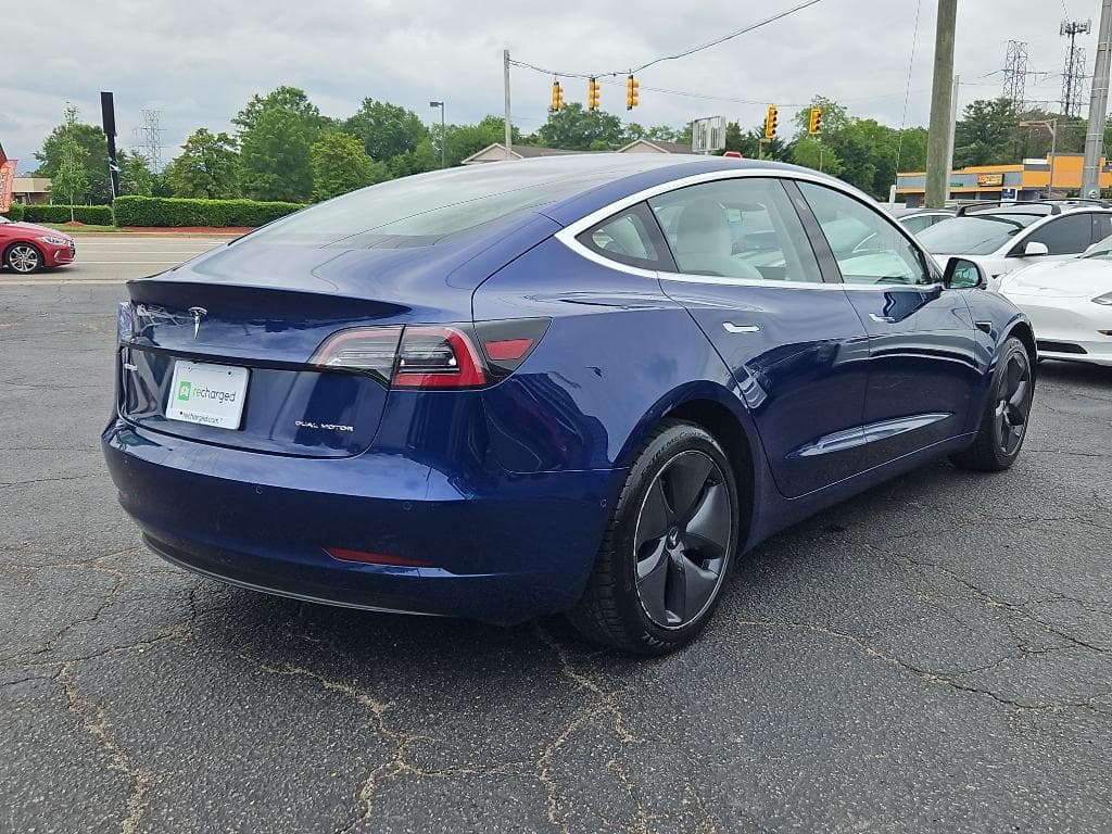 2018 Tesla Model 3 view 3