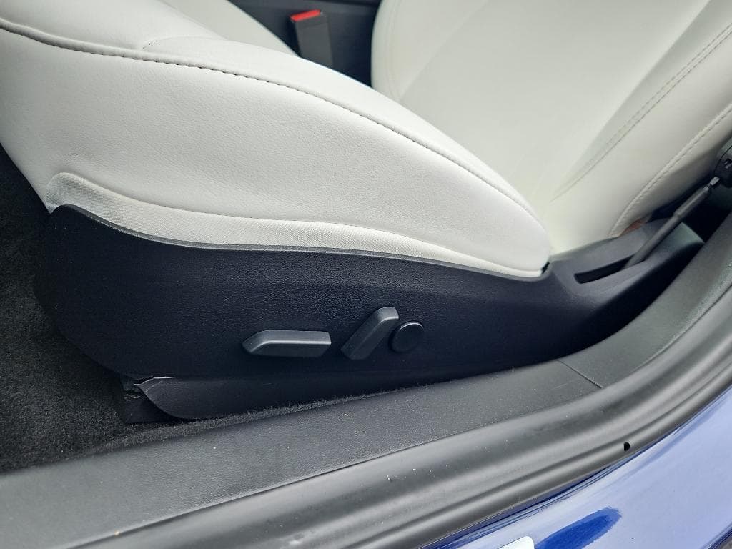 2018 Tesla Model 3 view 7