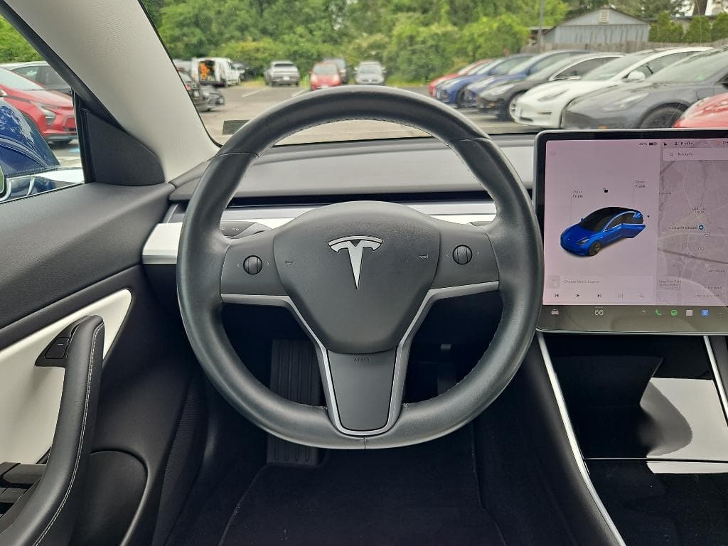 2018 Tesla Model 3 view 8
