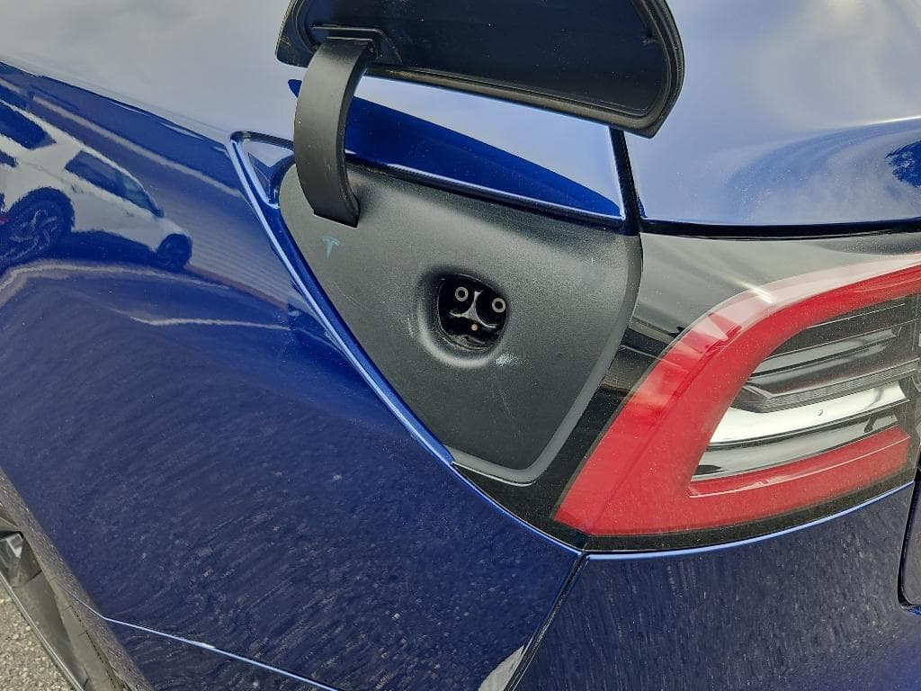 2018 Tesla Model 3 view 5