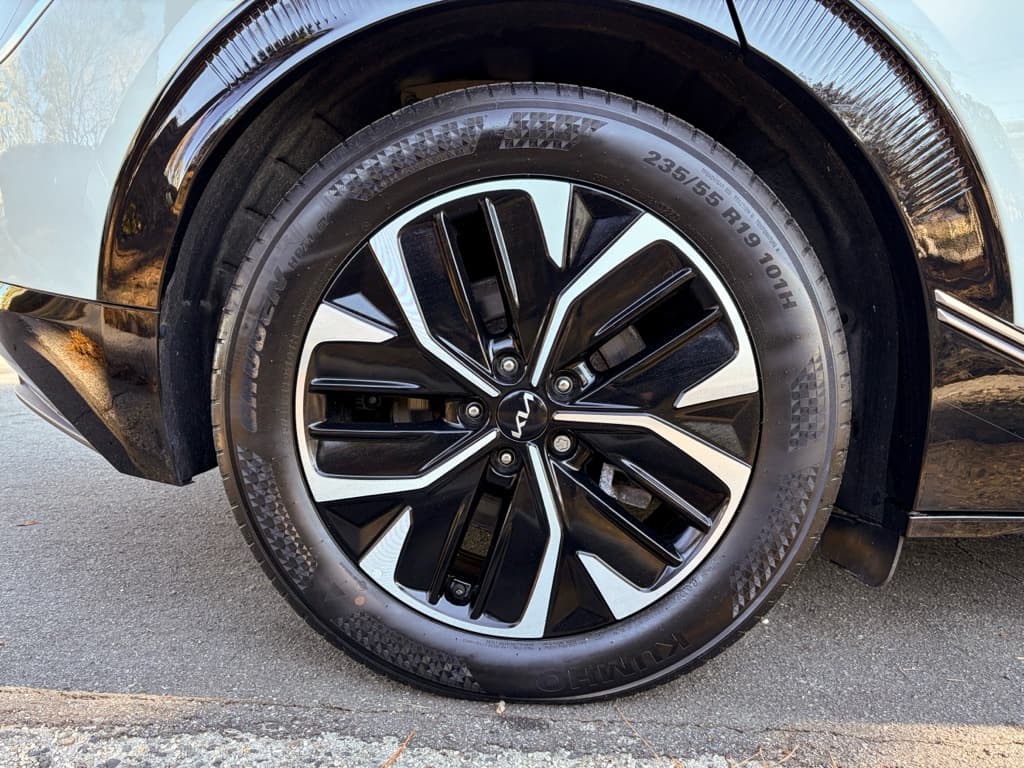 2022 Kia EV6 view 33