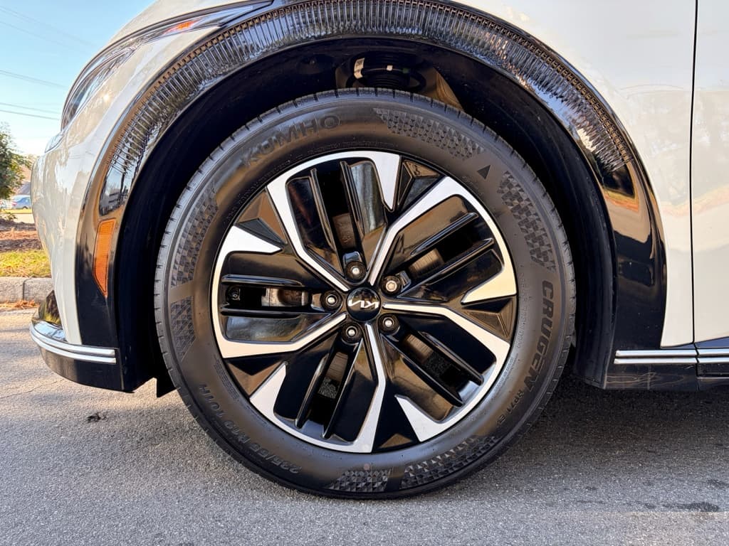 2022 Kia EV6 view 37