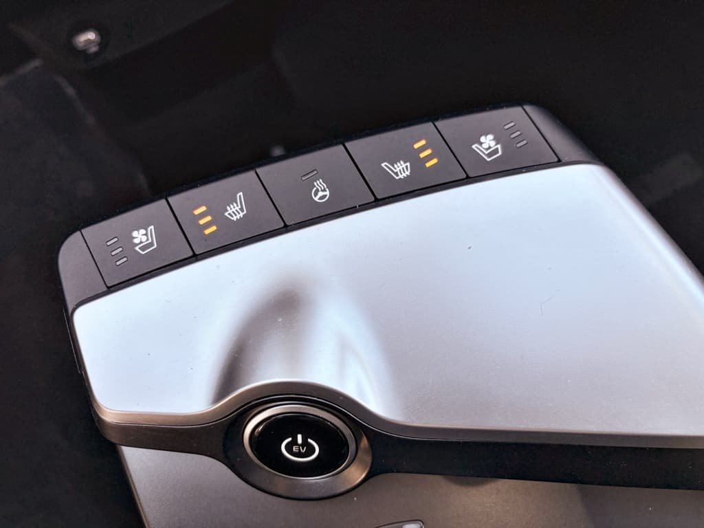 2022 Kia EV6 view 16