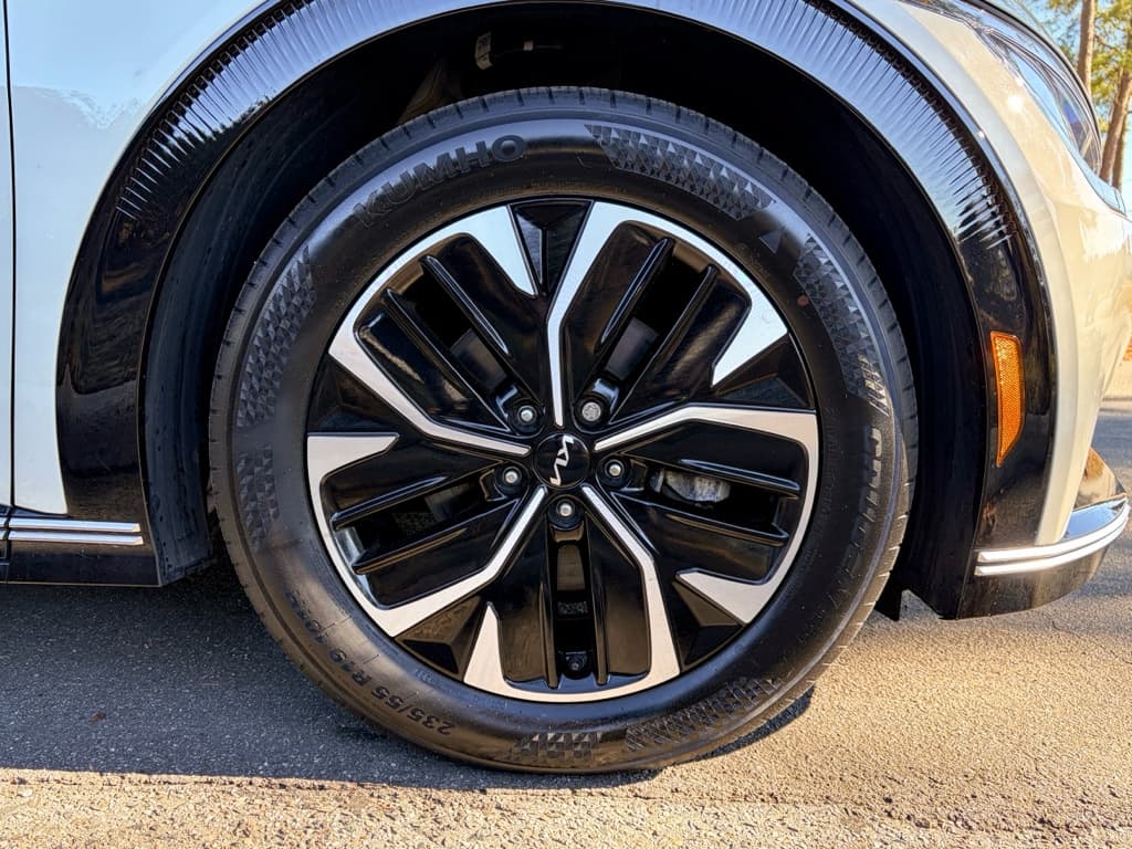 2022 Kia EV6 view 31